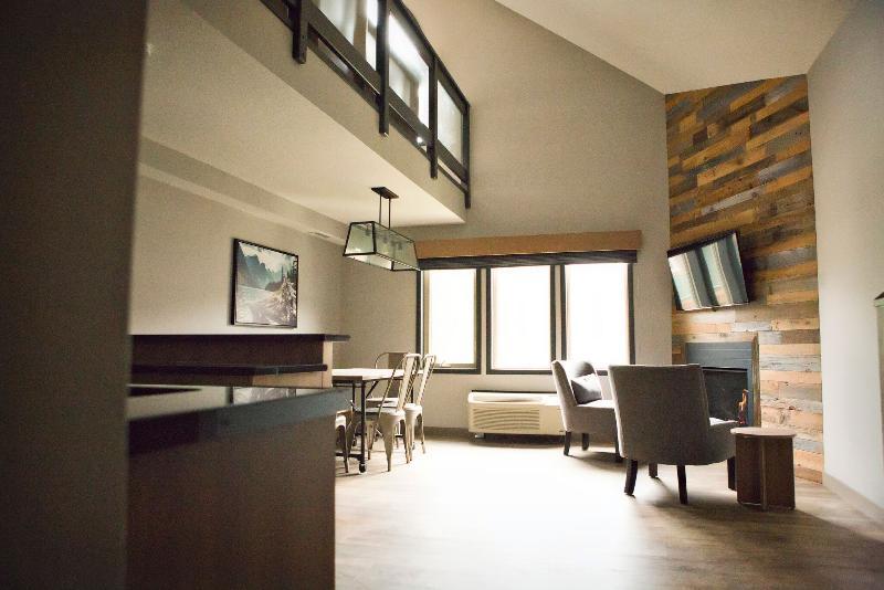 คานาลตา ลอดจ์ Hotel แบมฟ์ ภายนอก รูปภาพ