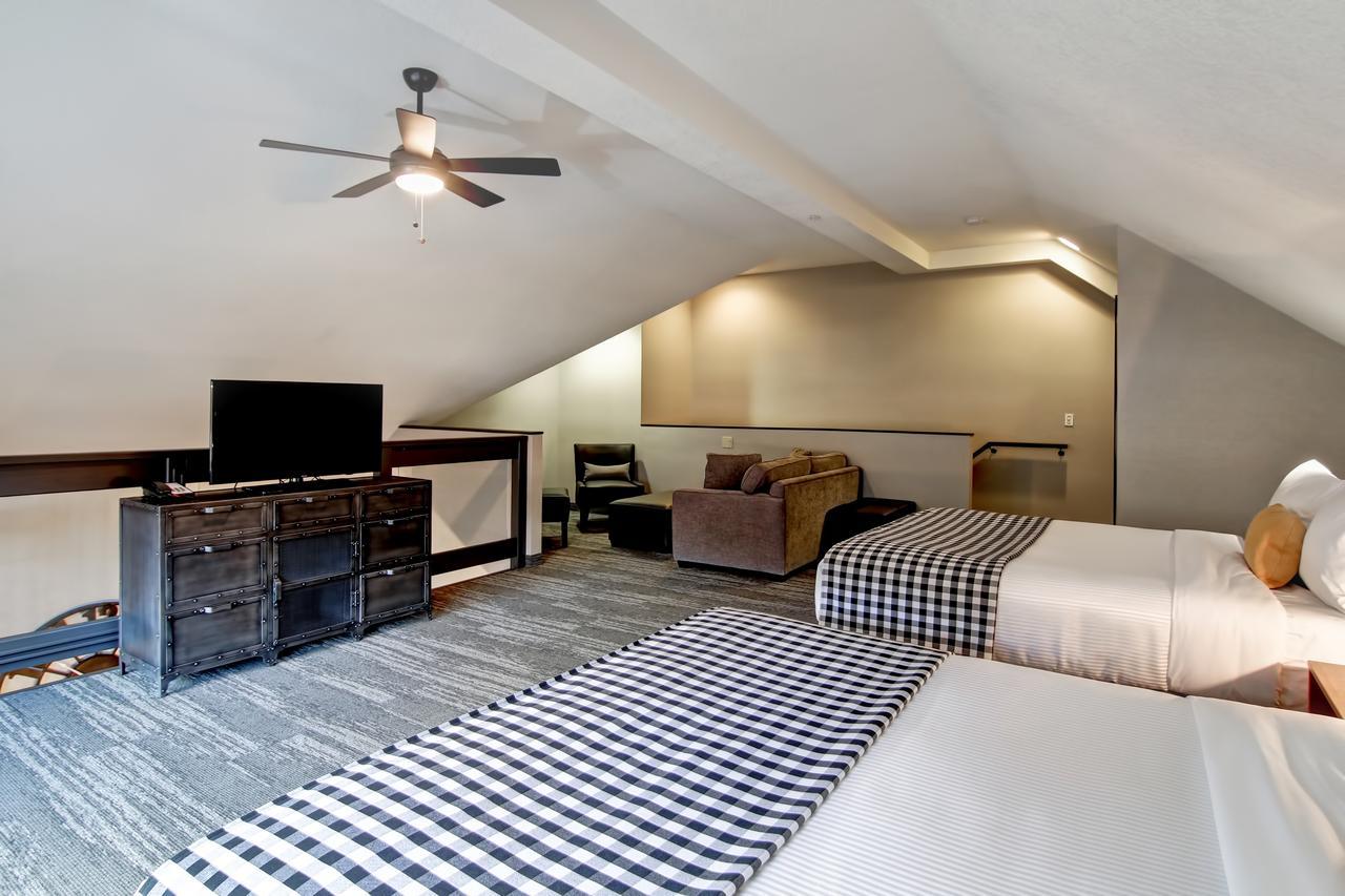 คานาลตา ลอดจ์ Hotel แบมฟ์ ภายนอก รูปภาพ